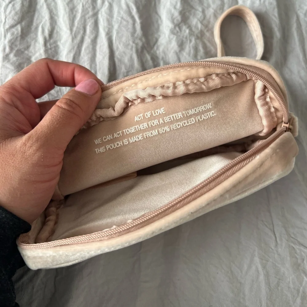 Valentino Soft Cosmetic Pouch Set (2)